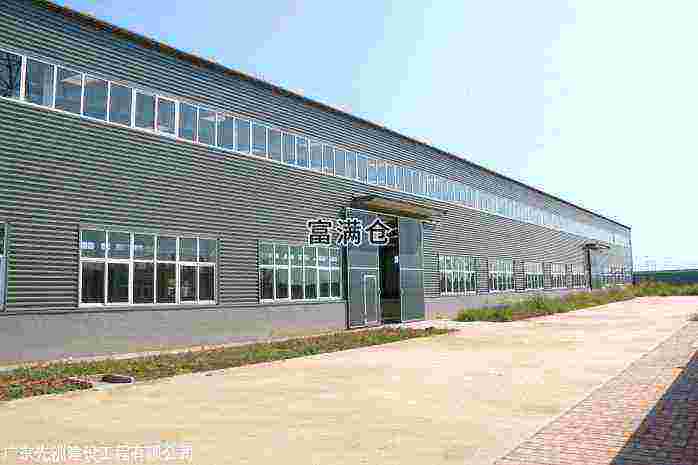 金山楓涇工業(yè)園區(qū)8000平方米高標(biāo)丙二類(lèi)倉(cāng)庫(kù)出租